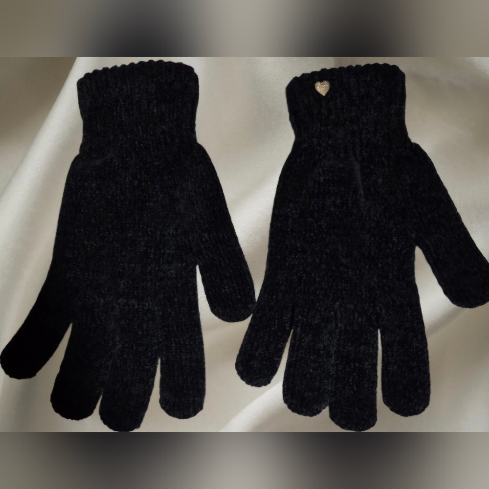 Juicy Couture Black Knit Soft Gloves With Gold Heart Charm One Size